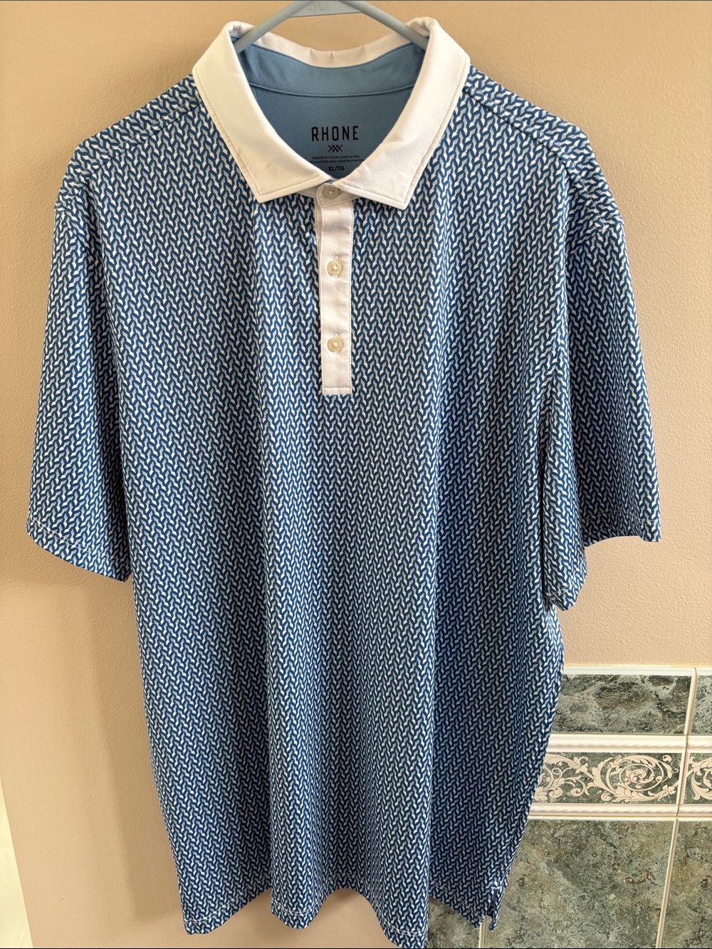 RHONE Golf Sport Polo Men’s Blue Patterned with White Collar and Placket